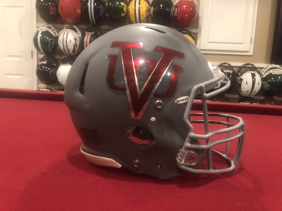 Helmet of the day #86! Let’s go to Richmond Virginia for D2uesday! Virginia Union Panthers! @D2Football out of the @CIAAForLife. Coached by @APtheballcoach and @dlryland! @VUU_Football rocks this sweet Matte Grey shell as well as a cherry red chrome lid! @HBCUGameday @HBCUSports