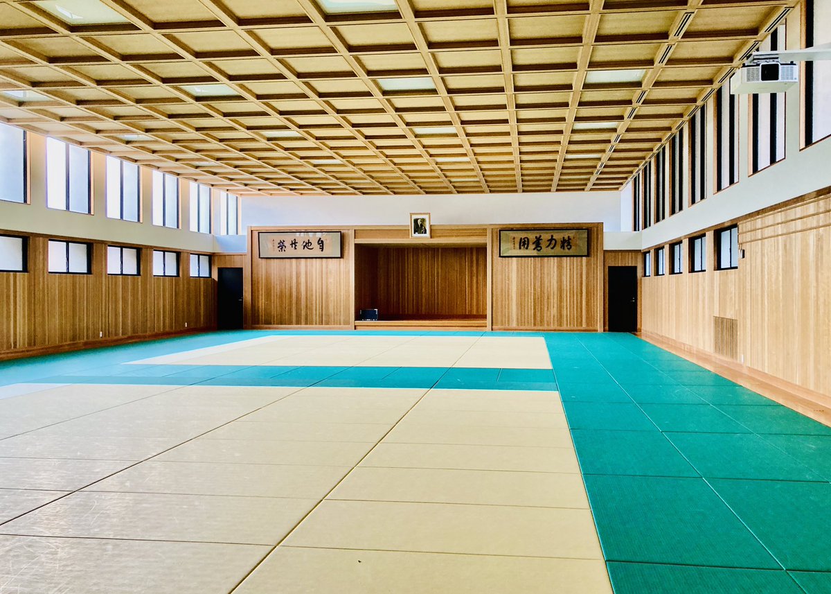 灘校柔道部 (@nada_judobu) on Twitter photo とても綺麗な道場です。
また、体験入部は来週月曜日から金曜日(15日から19日)の放課後に1階の柔道場で行います!ぜひお越しください!お待ちしております。
入部したい方、お問い合わせはこのアカウントのDMか judo@nada-sc.jp までご連絡ください。 とても綺麗な道場です。
また、体験入部は来週月曜日から金曜日(15日から19日)の放課後に1階の柔道場で行います!ぜひお越しください!お待ちしております。
入部したい方、お問い合わせはこのアカウントのDMか judo@nada-sc.jp までご連絡ください。