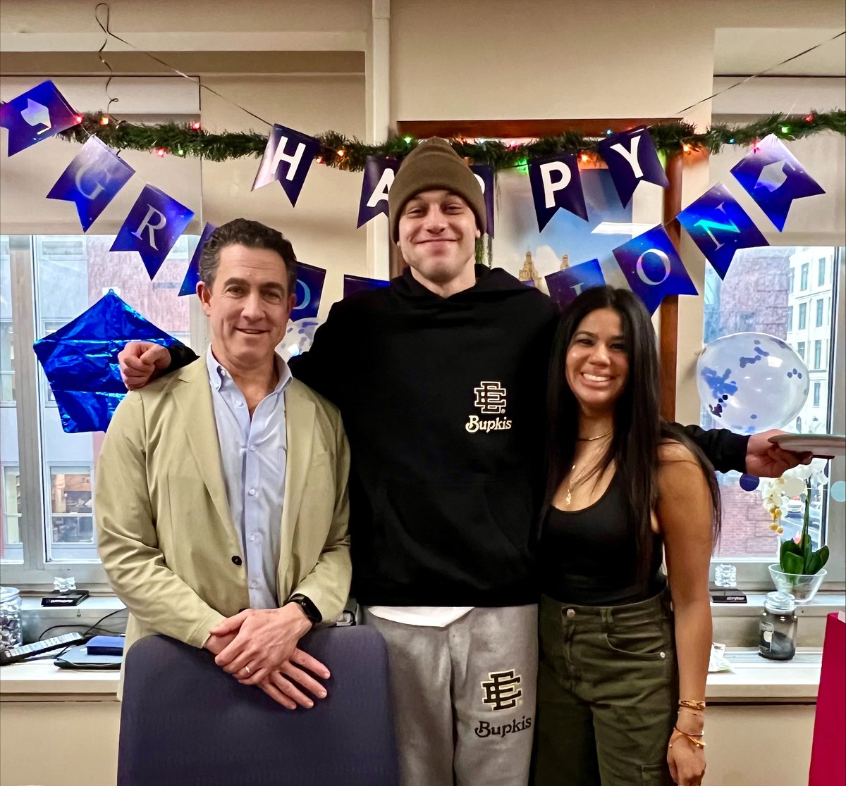 We're grateful to Pete Davidson, who donated $100K to the @lenoxhill Brain Tumor Center in support of their 10th Anniversary Gala! 🧠 With this support, we will continue to improve care and access to clinical trials for patients and raise funds to support research. @johnboockvar