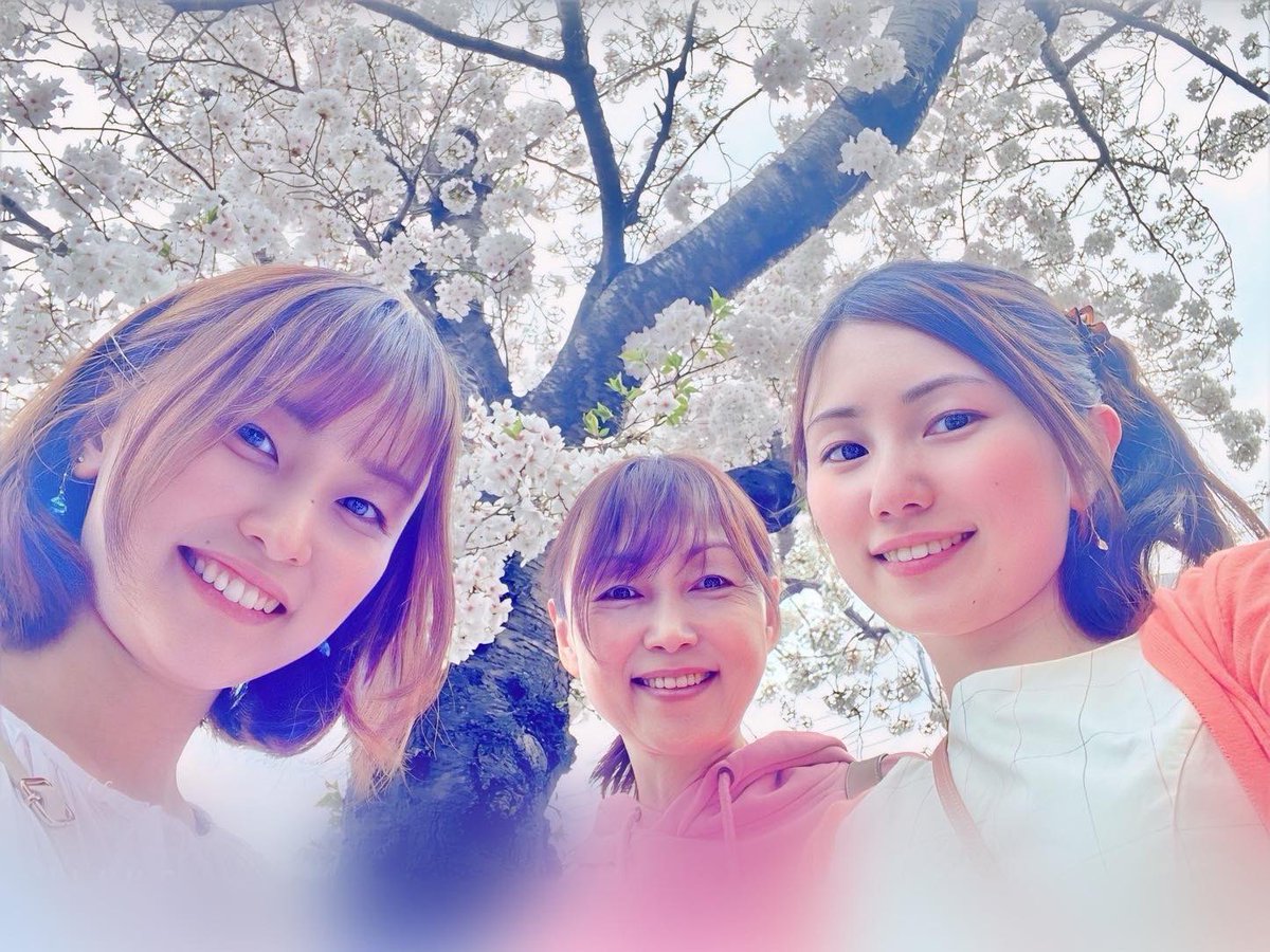 Taka_jemi2's tweet photo. 4月7日(日)
芦屋さくらまつり🌸
ありがとうございました😊

満開の桜のなか、歌わせていただくことができて、とってもハッピー
でした(*^^*)🍀

遊びに来てくださった皆様、
お会いできて嬉しかったです☺️
ありがとうございました〜✨

桜の木の下で
ママと一緒にパシャリ🌸📷 https://t.co/eDoQr0nCVF