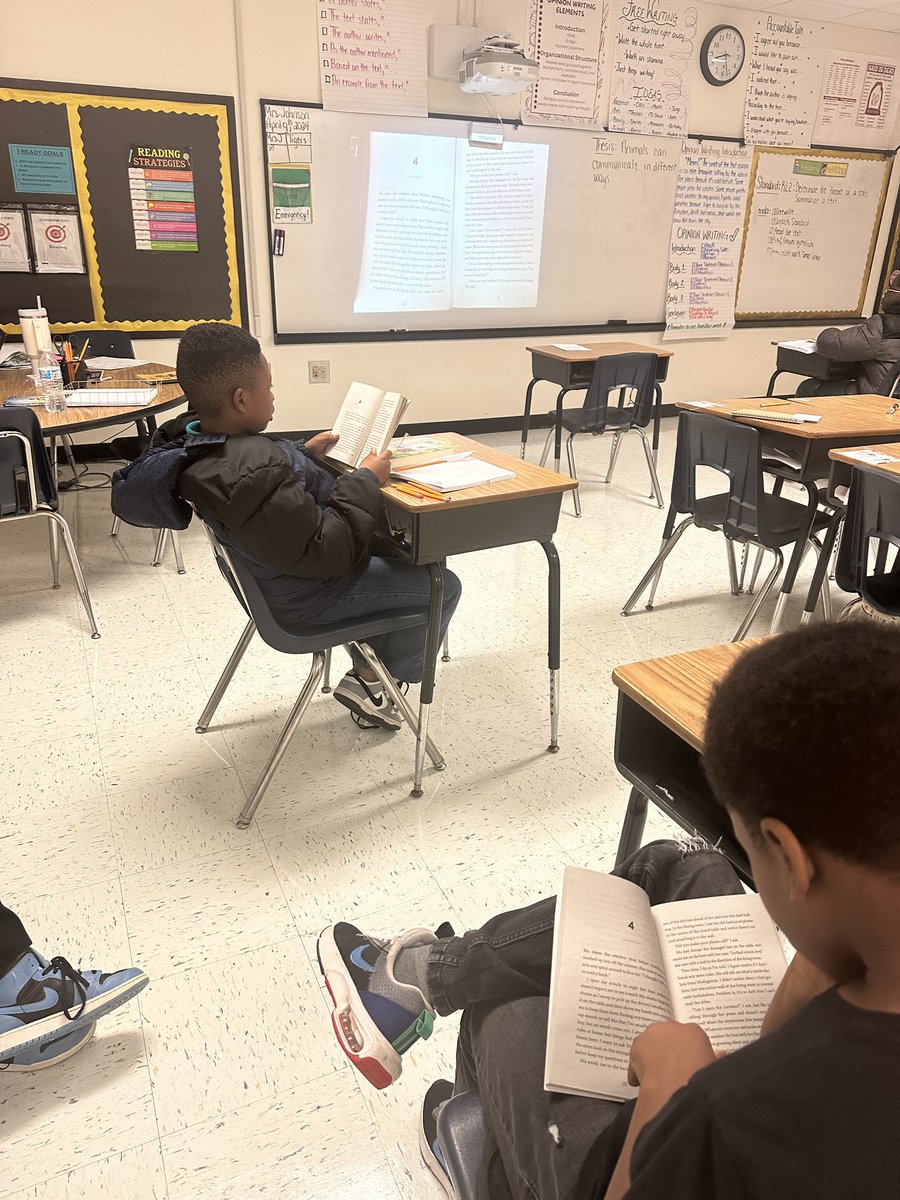 Drop Everything & Read!!! One book; One school ! Scholars are highly engaged during their reading of “Dragons in a bag”. What a way to build fluency and comprehension in our scholars. @NPorter17 @StonewallTell @aplatimore @amybytheton @Miss_GeeWiz