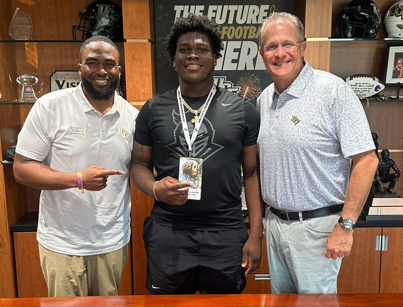 Top UCF target Christian Hudson was on campus for multiple days this past weekend. The Daytona Beach Mainland DT talks about his conversations with coaches, upcoming official visit schedule and more. Story: ucf.rivals.com/news/mainland-…