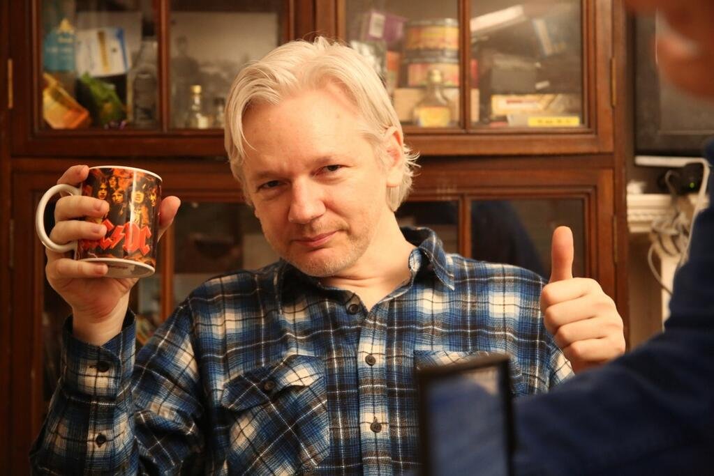 #FreeJulianAssange #FreeAssange #FreeAssangeNOW