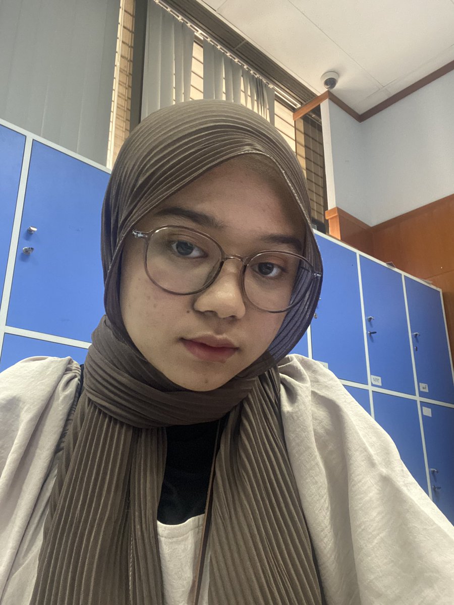 gitaraah's tweet photo. hari-hari intern https://t.co/retfSO7qSr