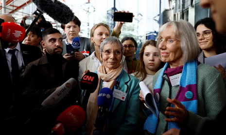 🔴 La Corte europea dei diritti umani (Cedu) ha condannato la Svizzera per inazione nei confronti della crisi climatica, accogliendo il ricorso di un’associazione di donne anziane.

È la prima condanna di questo tipo nei confronti di uno Stato.