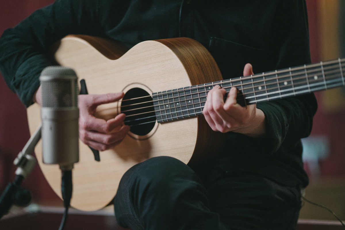 Interested in joining the team at Lowden Guitars? We're hiring a Customer Service Representative. Apply here: bit.ly/3PRpn71