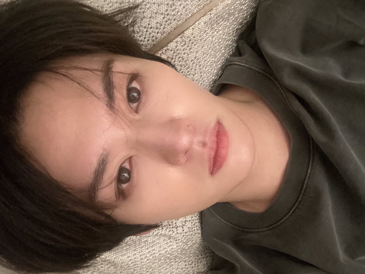 리노 입덕함...😍
얼마만에 셀카야😭