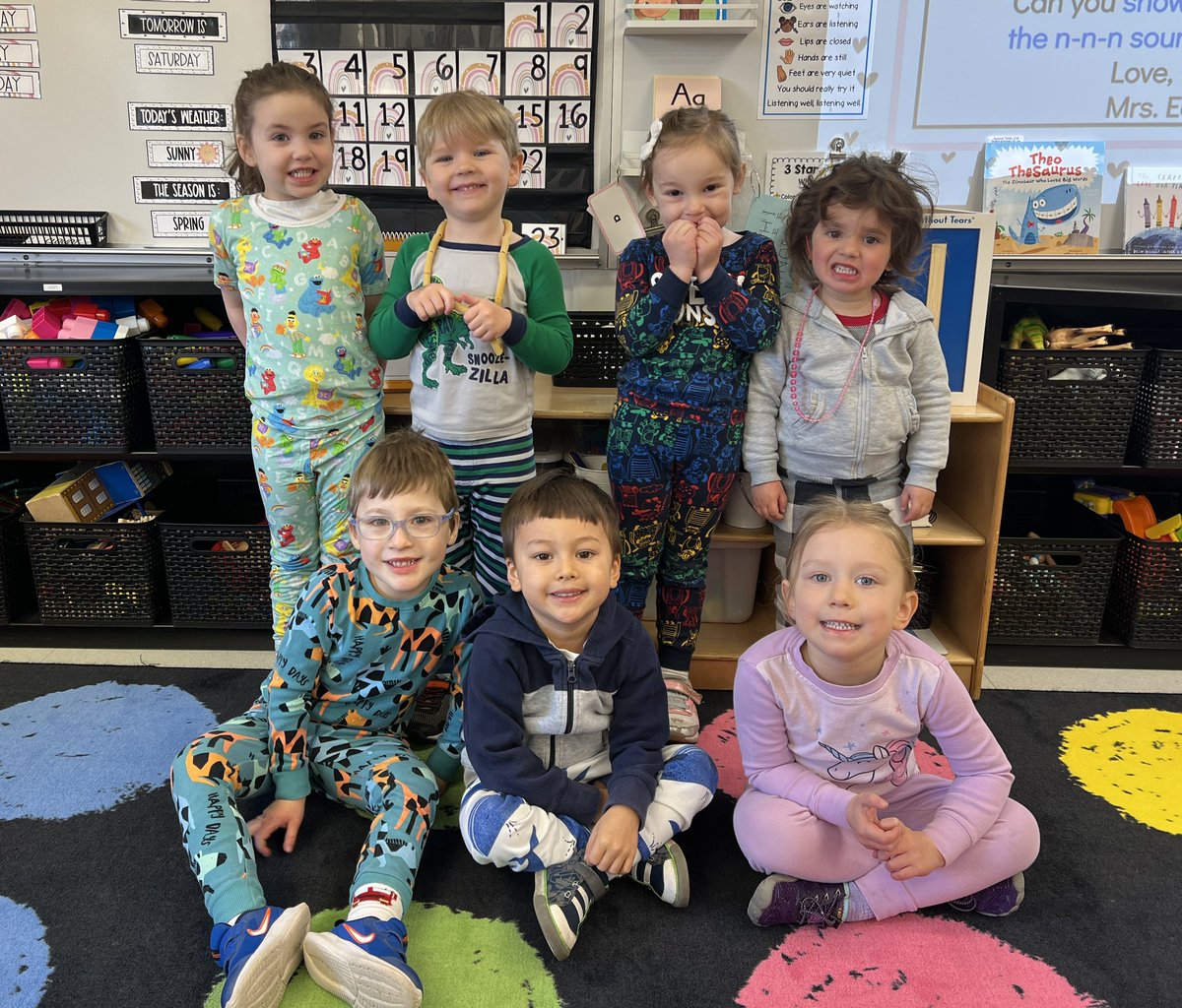 More from our Book Fair Spirit Week 📚 Be a reader &amp; a leader, get lost in a book, and snuggle up with a good book! #AMPeeches #tgspiritweek  <a href="/Dr_BethHoffman/">Beth Hoffman</a>