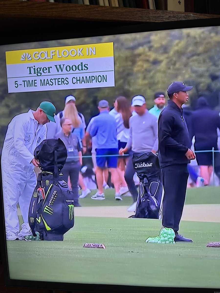 Spotted - @pgaofcanada President and GM of @SmithsFallsGolf, Gord Percy, takes in the warm-up of Tiger Woods at Augusta National Golf Club. h/t @jeffdykeman