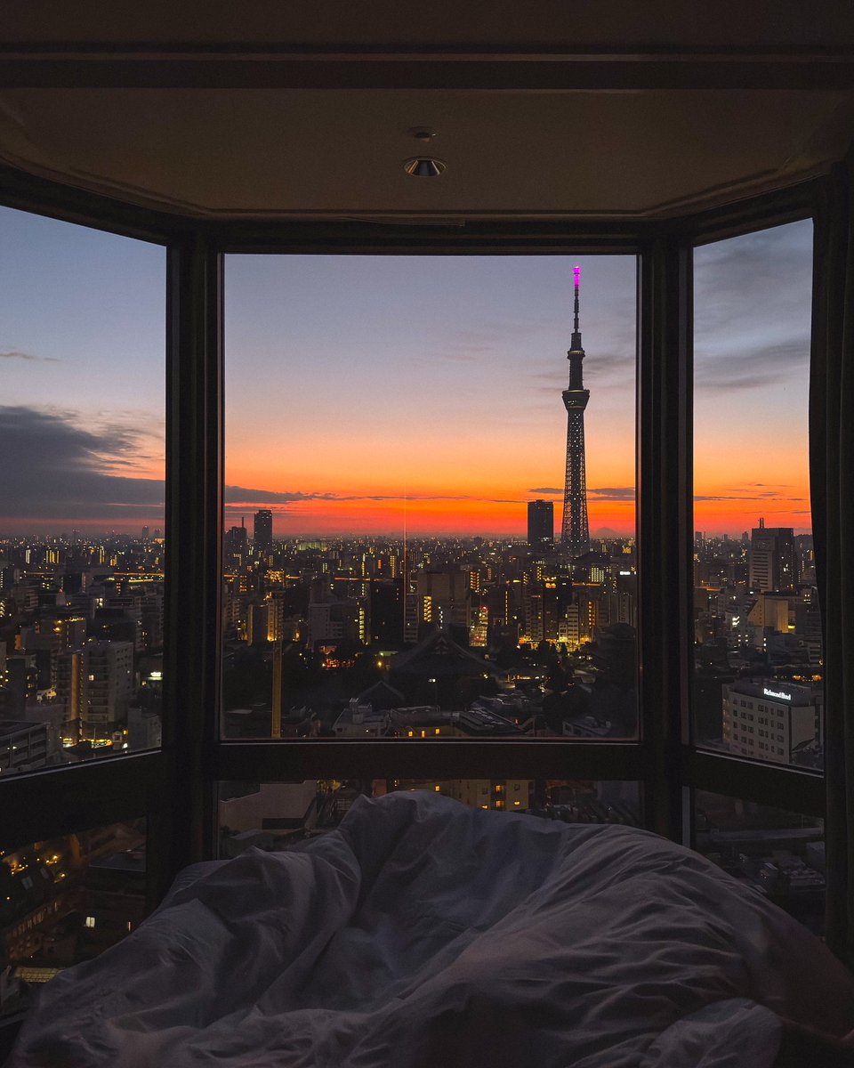 Hello_Dongwon's tweet image. 새벽에 일어나서 창문 보고 깜짝 놀랐다