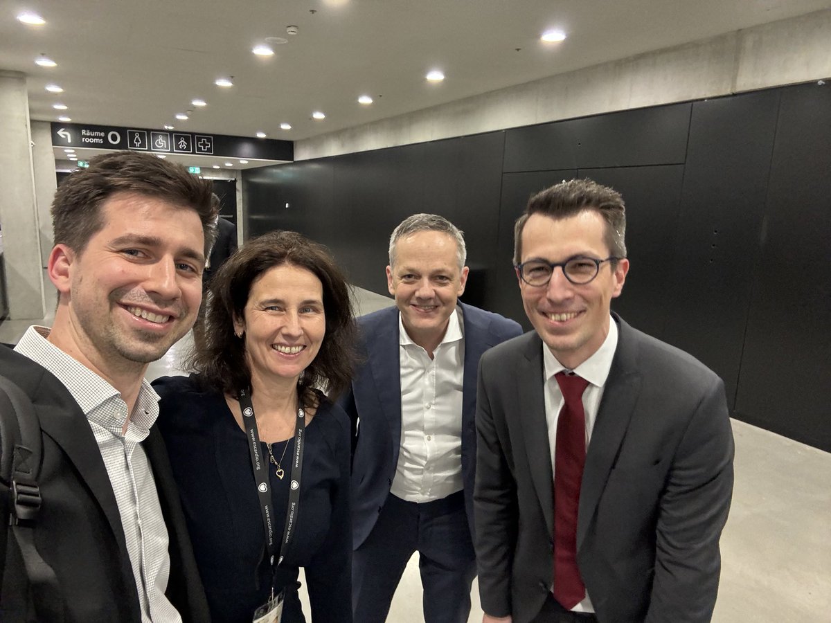 Kudos to the #EHRA2024 Congress team for an outstanding job! Program committee chairs @AndreaSarkozy and @SergeBoveda, chair of e communication @DavidDuncker and of course @EHRAPresident @joselmerino and the entire #ESC_EHRA team and staff. See you at #RHRA2025 in Vienna!