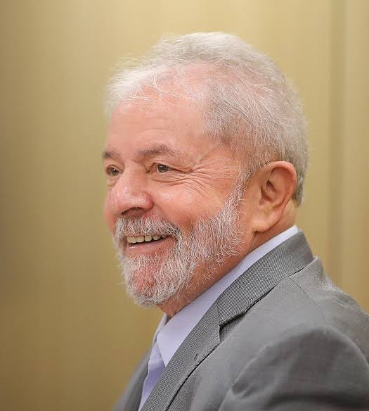 Luiz Inácio Lula da Silva, pelo Brasil, pela democracia, por todo o povo brasileiro!!! Lula precisa do nosso apoio e estaremos sempre aqui ou em qualquer lugar ao seu lado Presidente!!!