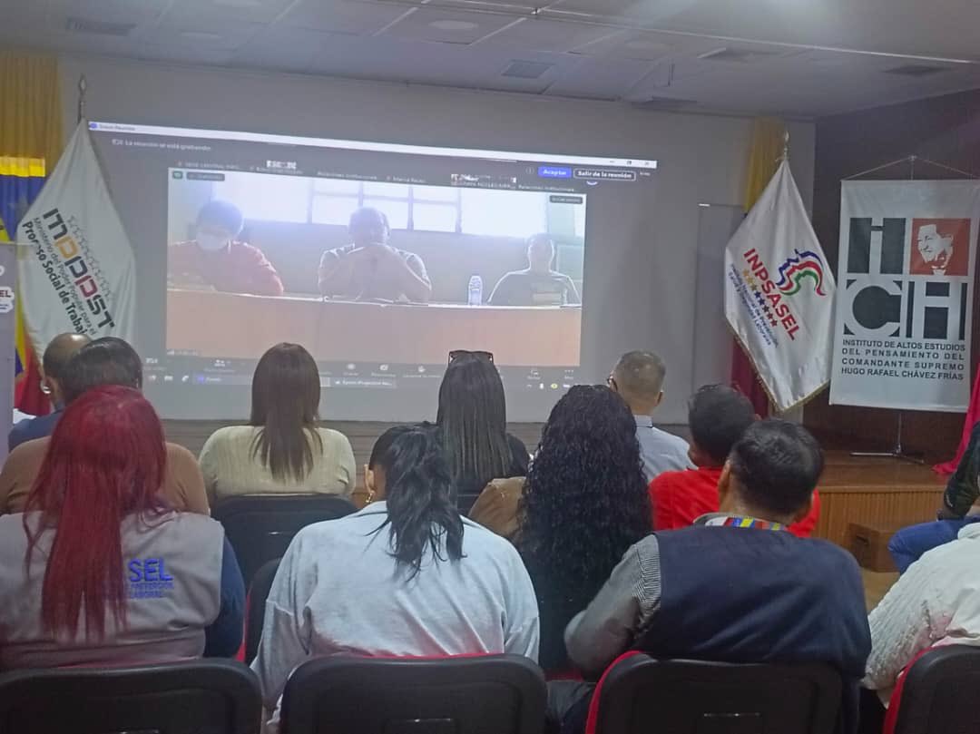 Iniciamos de manera simultánea en Caracas, Barinas y Mérida, la cohorte 2024 del diplomado “Visión Gral del Legado del Cmdte Hugo Chávez”, como parte de las actividades organizadas por el @InstitutoHugoCH en el marco del 70 aniversario del natalicio de nuestro líder eterno.