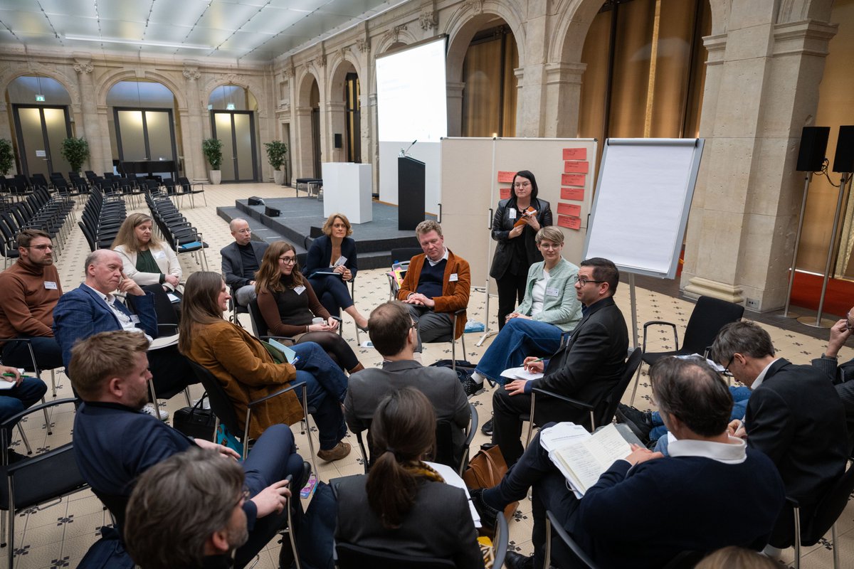 Great opportunity to discuss the science-policy dialogue initatives of the Rhine-Main-Universities at the #Factorywisskomm event in Berlin. #Engagegreen #MercatorSciencePolicy #SciencemeetsRegions