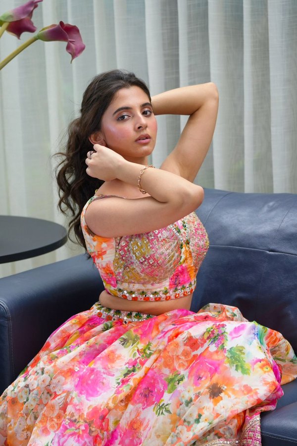 GKul5izaMAAIxvN?format=jpg&name=900x900