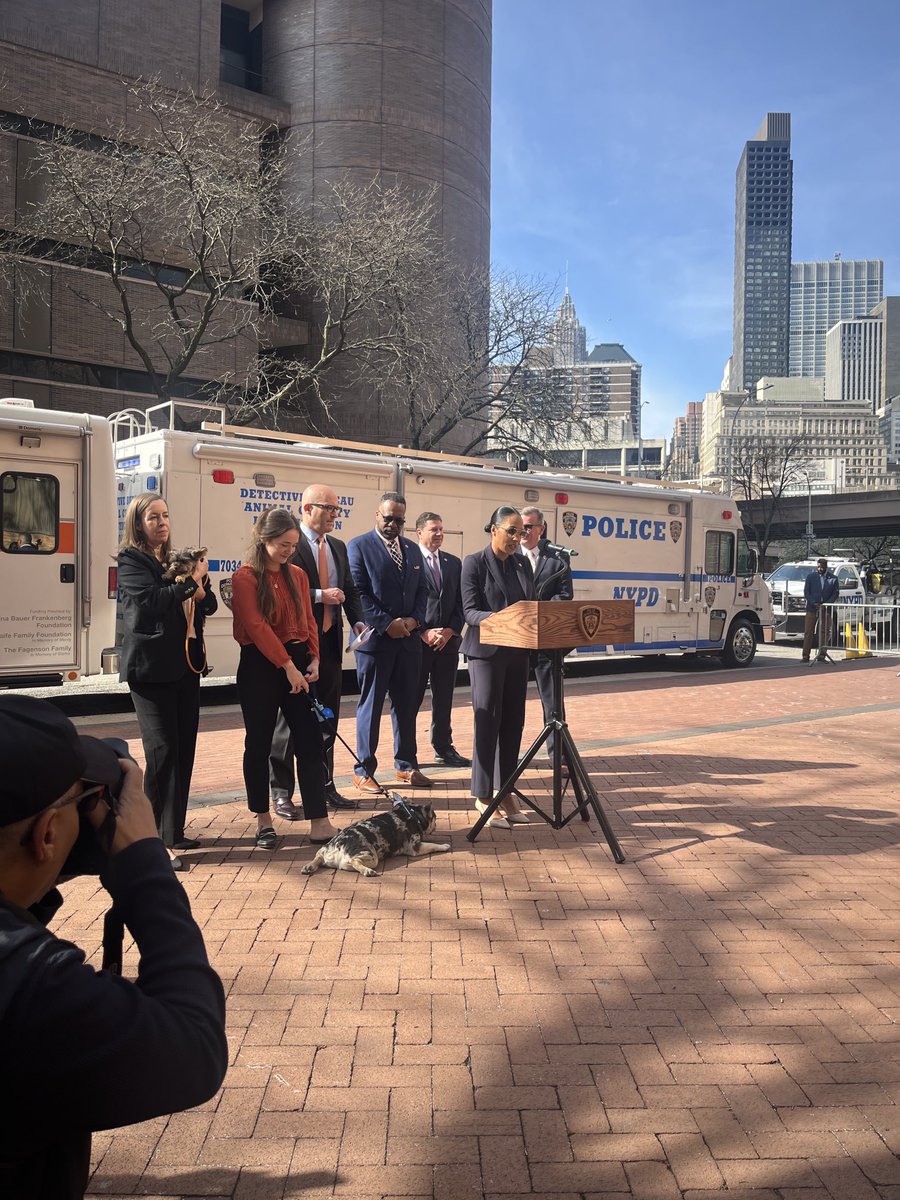 TinaMoorereport's tweet photo. Dozier’s enjoying the sun at an NYPD event celebrating a 10-year partnership between the ASPCA and NYPD. #Dozier https://t.co/S97SSUpYLS