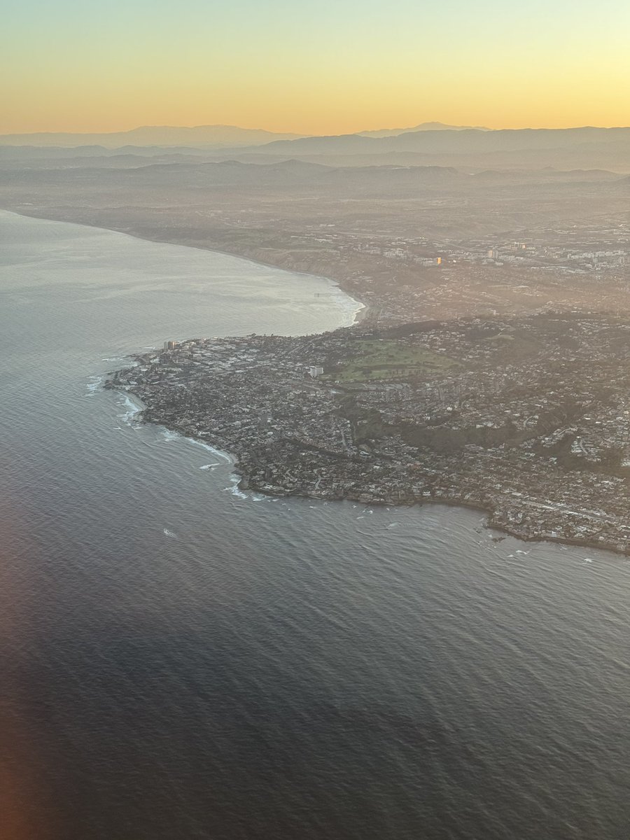Nice view of Los Angeles and the San Diego area from@united flight.