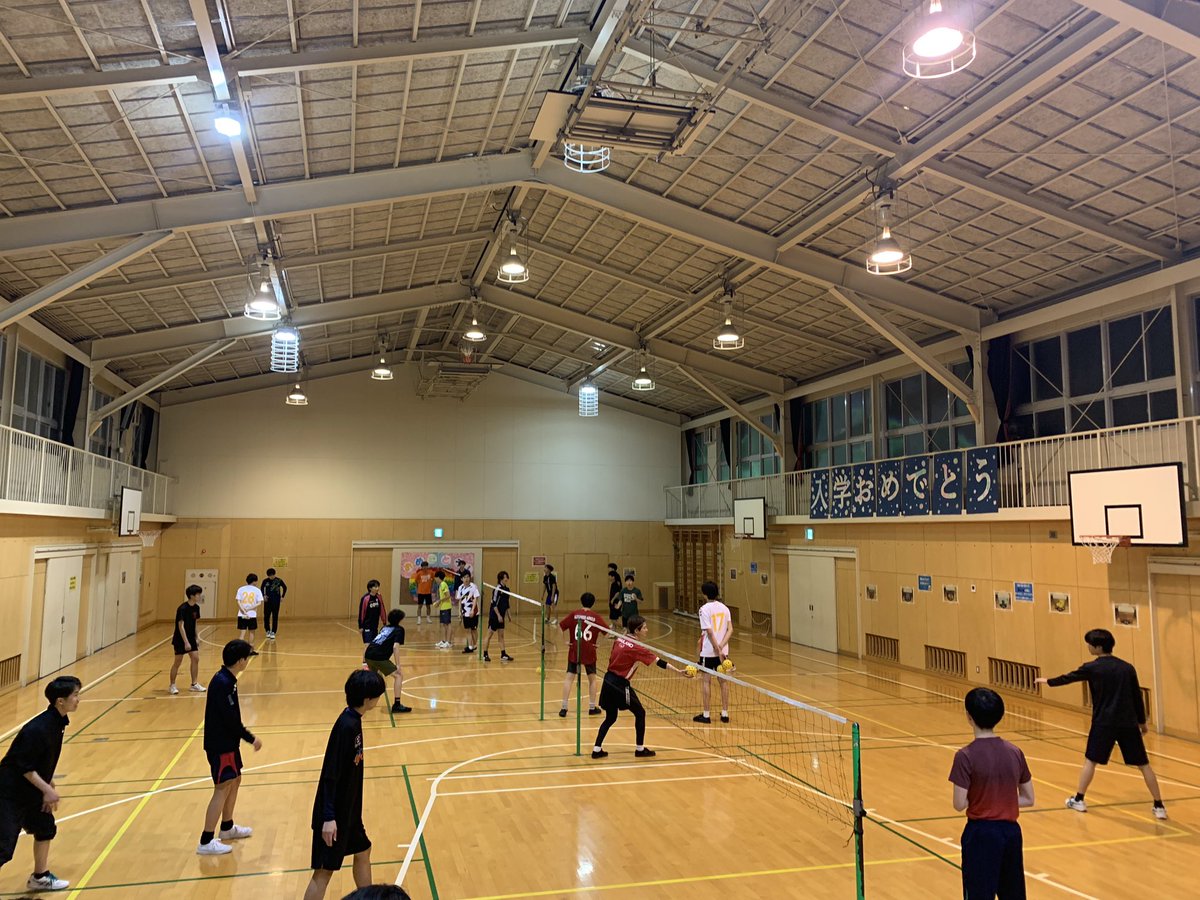 Keio_STC's tweet photo. 今日の新歓練習には14人の新入生が参加してくれました！普段より人数が多く、賑やかな雰囲気でやれました🎊
今後も新歓練習を実施していますので、興味がある方はご連絡下さい🙇‍♂️
 #慶應  #慶應セパタクロー  #セパタクロー https://t.co/r2gvE3axOI