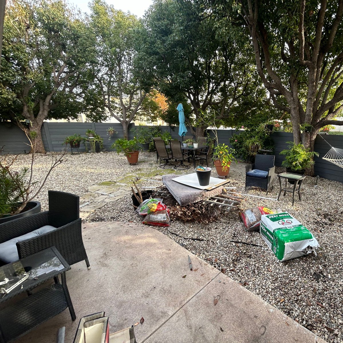 doctorjunkoc's tweet image. Simplify your space in Mission Viejo with Doctor Junk Removal's efficient pick-up service, clearing miscellaneous junk from your backyard for a clutter-free and organized outdoor environment! 🏡🚚 #DoctorJunkRemoval #MissionViejoJunkPickUp #BackyardCleanup