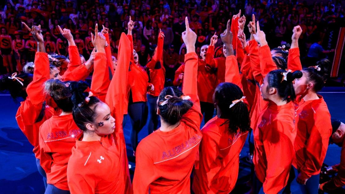 This Week in @AuburnGym with Head Coach Jeff Graba & @aburcham04. The Tigers closed the 2024 season at the @NCAA Regional in Berkely, CA. Photo: @AuburnTigers audioboom.com/posts/8487908-…