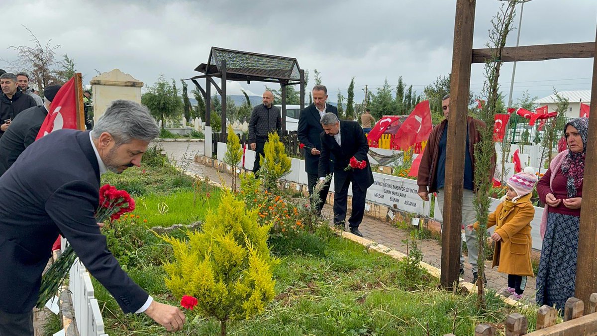 Adıyaman İl Protokolü ile Mübarek Arefe Günü vesilesiyle Adıyaman Şehitliği ve Adıyaman Deprem Şehitliğini ziyaret ederek şehitlerimizin ruhları için Fatiha’lar okuduk, dualar ettik. 
Rabbim bizleri şefaatlerine nail eylesin.