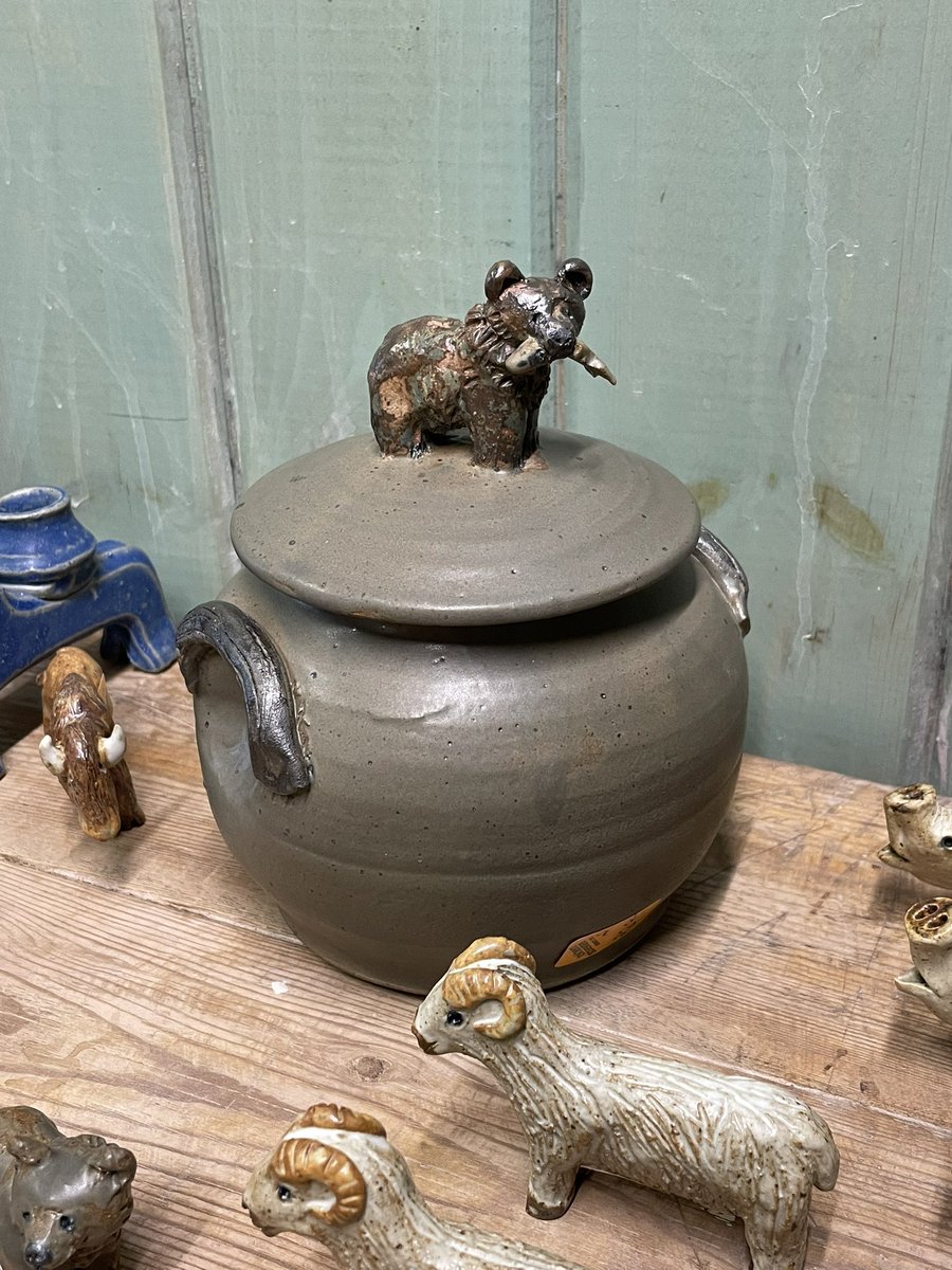 aspenceart's tweet image. yeah man thats a real cute bear right there