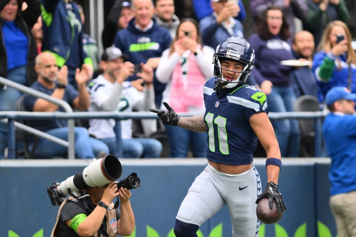 HawkMania tweet media