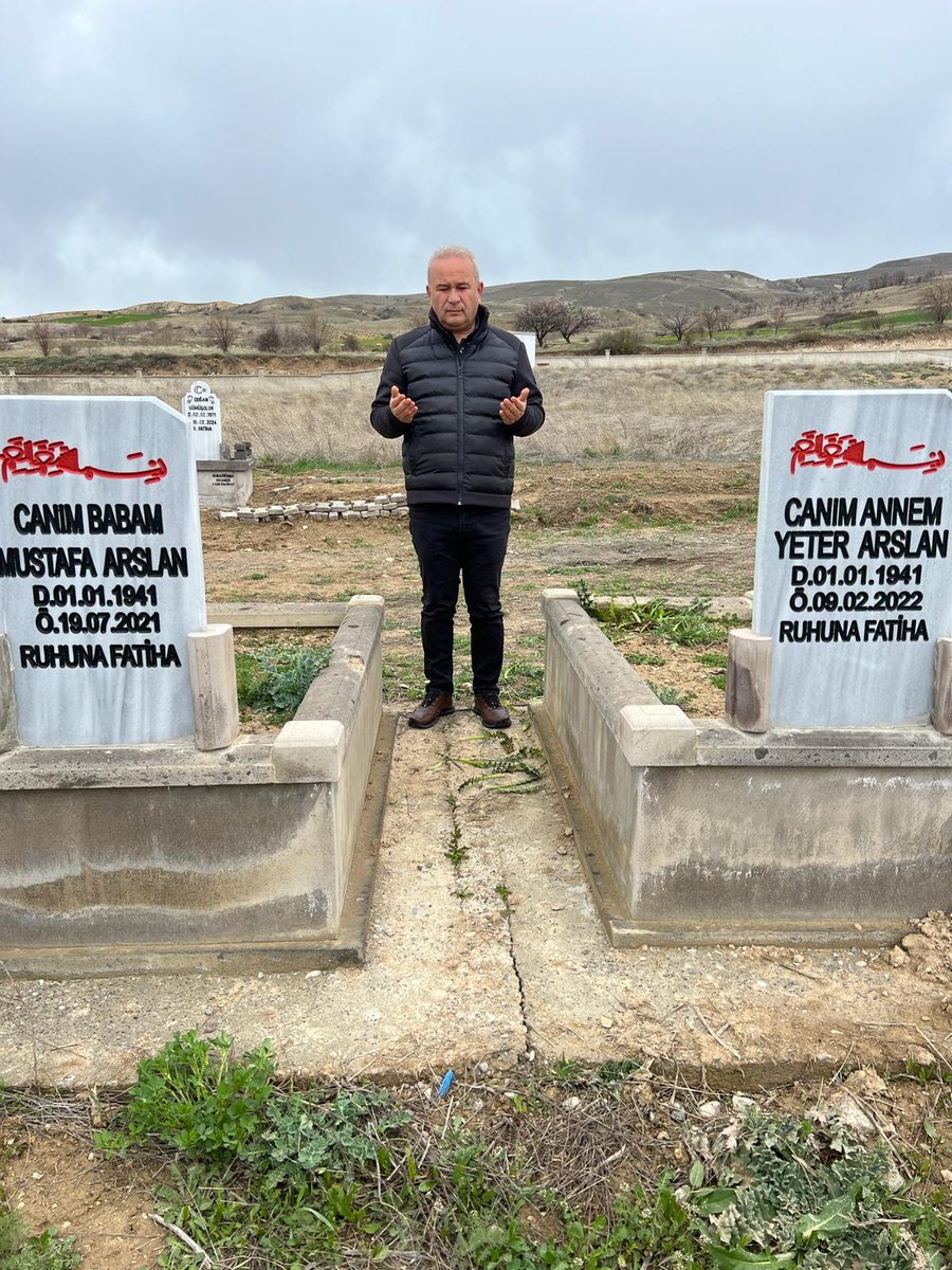 Bugünün feyiz ve bereketi üzerimizden eksik olmasın. Rabbim tüm geçmişlerimize rahmet eylesin. Niyetlerimiz makbul, amellerimiz kabul, Arefe günümüz Mübarek olsun.