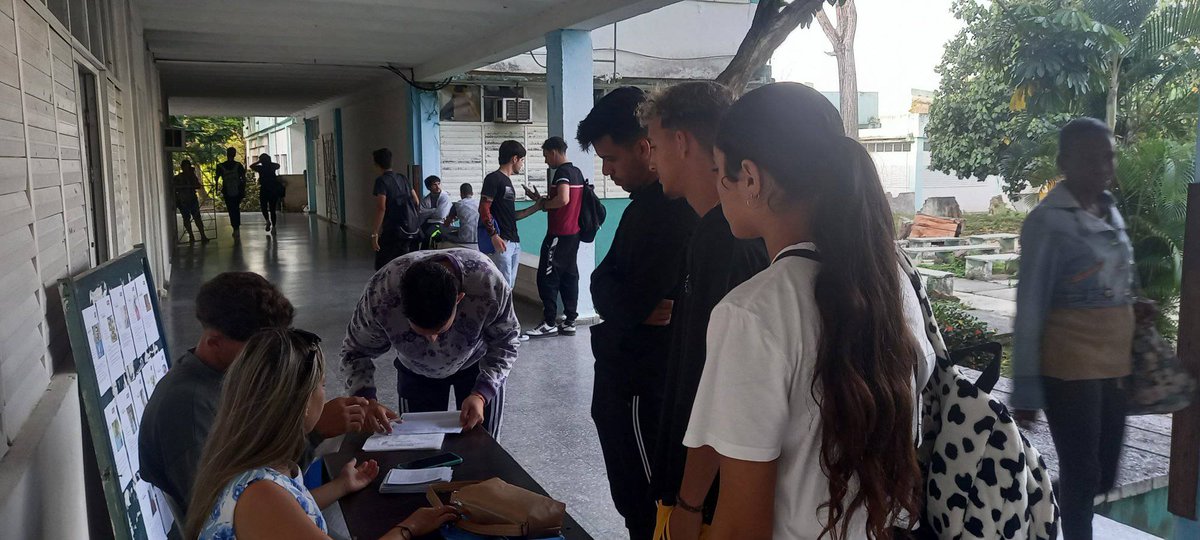 En la @UPRCuba  continúan las Elecciones de la @UprFeu en el nivel de Universidad.
Proceso esencial de la vida orgánica de la #FEUdeCuba.
Muchos éxitos a nuestro valiosos estudiantes. @PccUpr 
@WalterBG_MES @CubaMES @yorki_mayor @YamileRamosCord  @AbreuYusma31618 @castro_yudalis