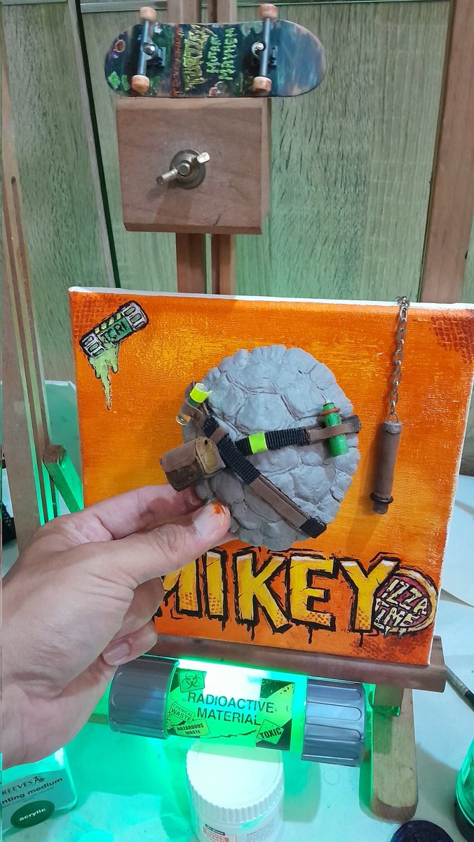 chrysanthus's tweet photo. IN PROGRESS 🤜🤜💥🔥🐢
#TMNT #acrylicpainting #michaelangelo #teenagemutantninjaturtles #painting #sculpting https://t.co/UaPaI6WWD5