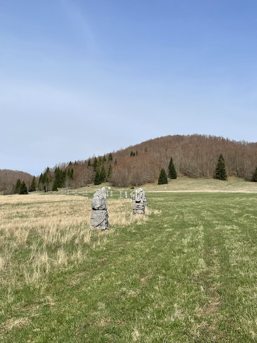 Spomenik „26 smrznutih partizana“ na Matić poljani (Gorski kotar)