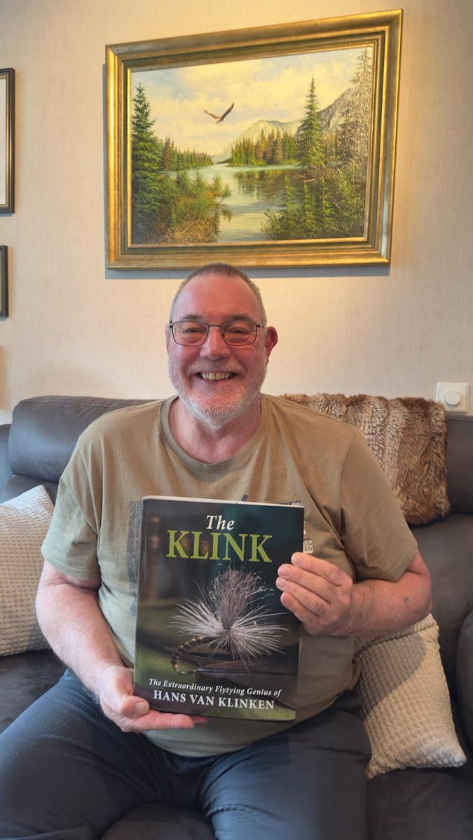 Fresh off the Press! A happy author with their new book. Hans van Klinken marks 40 years since the #klinkhåmer was invented, how it is tied, and a passion for #flyfishing!
.
#klinkhamer #klinkhamerspecial #klinkhåmerspecial #klinkhammer #dryflies #troutflies #flytying