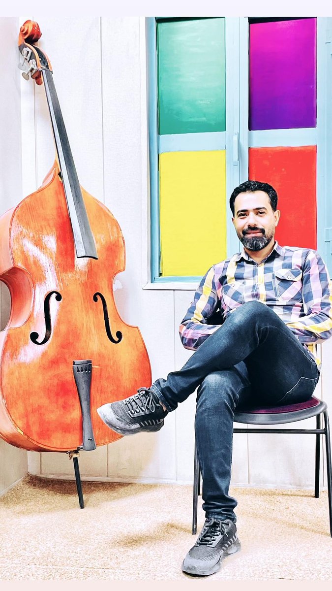 كل الأغاني تبدو عواء
إذ كان قلبكَ بادية.

#علي_الحمزة