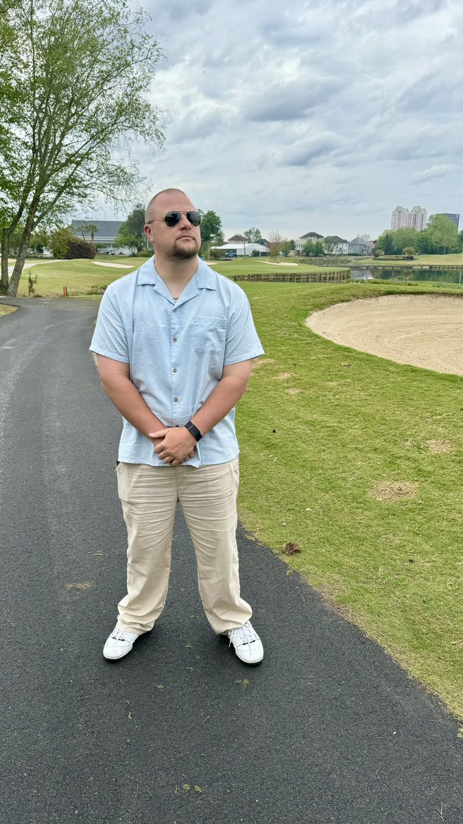 BarstoolTrent's tweet photo. I’m a linen guy now https://t.co/RSx5wv0afd