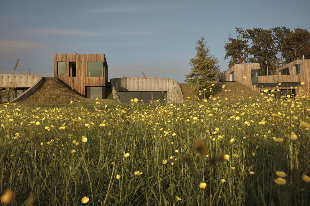 Like archeological ruins —75.9 House, by Omer Arbel. Canadian Pacific Northwest.