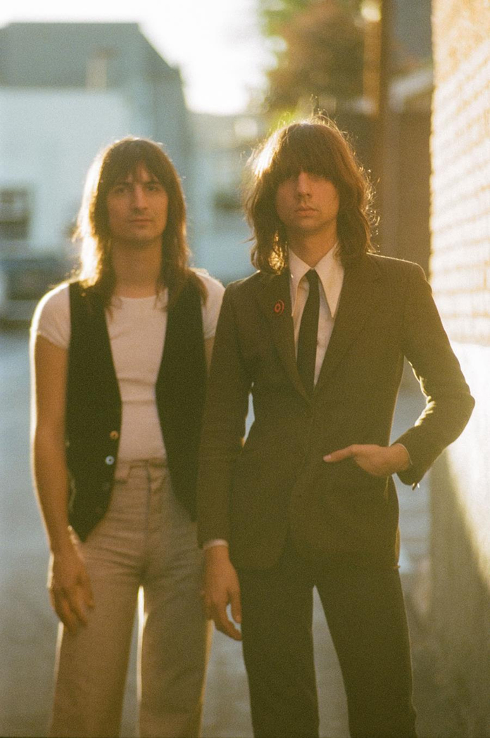 The Lemon Twigs (@thelemontwigs) are releasing a new album, 'A Dream is All We Know,' on May 3 via Captured Tracks (@capturedtracks). Now they have shared another new song from it, the horn-backed “How Can I Love Her More?” undertheradarmag.com/news/the_lemon…