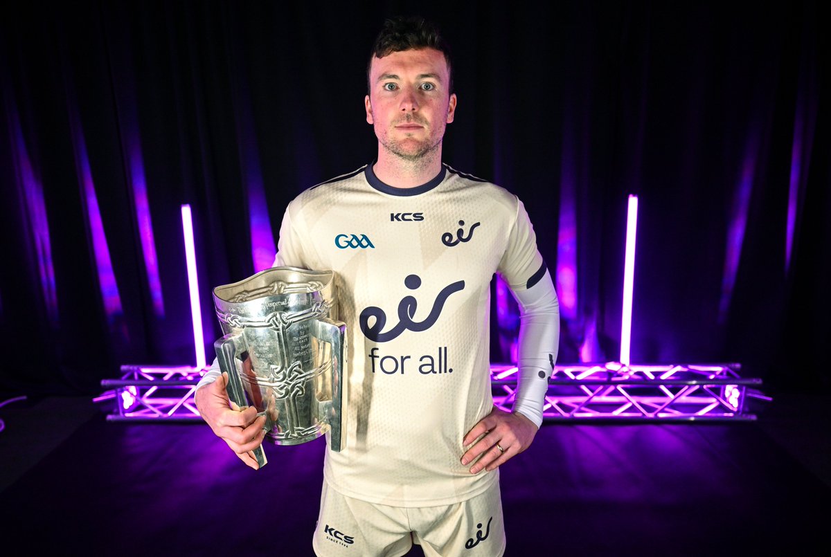 eir (@eir) on Twitter photo We are delighted to 'throw-in' our second season as Sponsor of the All-Ireland Senior Hurling Championship with our eir ambassadors <a href="/DecHannon/">Declan Hannon</a>, <a href="/shanekingston8/">shane kingston</a>, <a href="/EoghanODonnell9/">Eoghan O'Donnell</a> & <a href="/conorwhelan10/">Conor Whelan</a> alongside Uachtarán CLG, Jarlath Burns in Croke Park.
#eirforall (1/2) We are delighted to 'throw-in' our second season as Sponsor of the All-Ireland Senior Hurling Championship with our eir ambassadors <a href="/DecHannon/">Declan Hannon</a>, <a href="/shanekingston8/">shane kingston</a>, <a href="/EoghanODonnell9/">Eoghan O'Donnell</a> & <a href="/conorwhelan10/">Conor Whelan</a> alongside Uachtarán CLG, Jarlath Burns in Croke Park.
#eirforall (1/2)