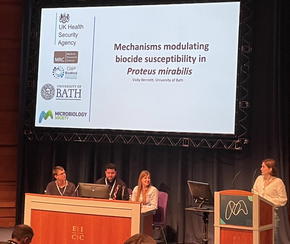 Dr Emma Denham 👩🏻‍🦰🧬🧫🦠👩‍🔬🔬🥳 tweet media