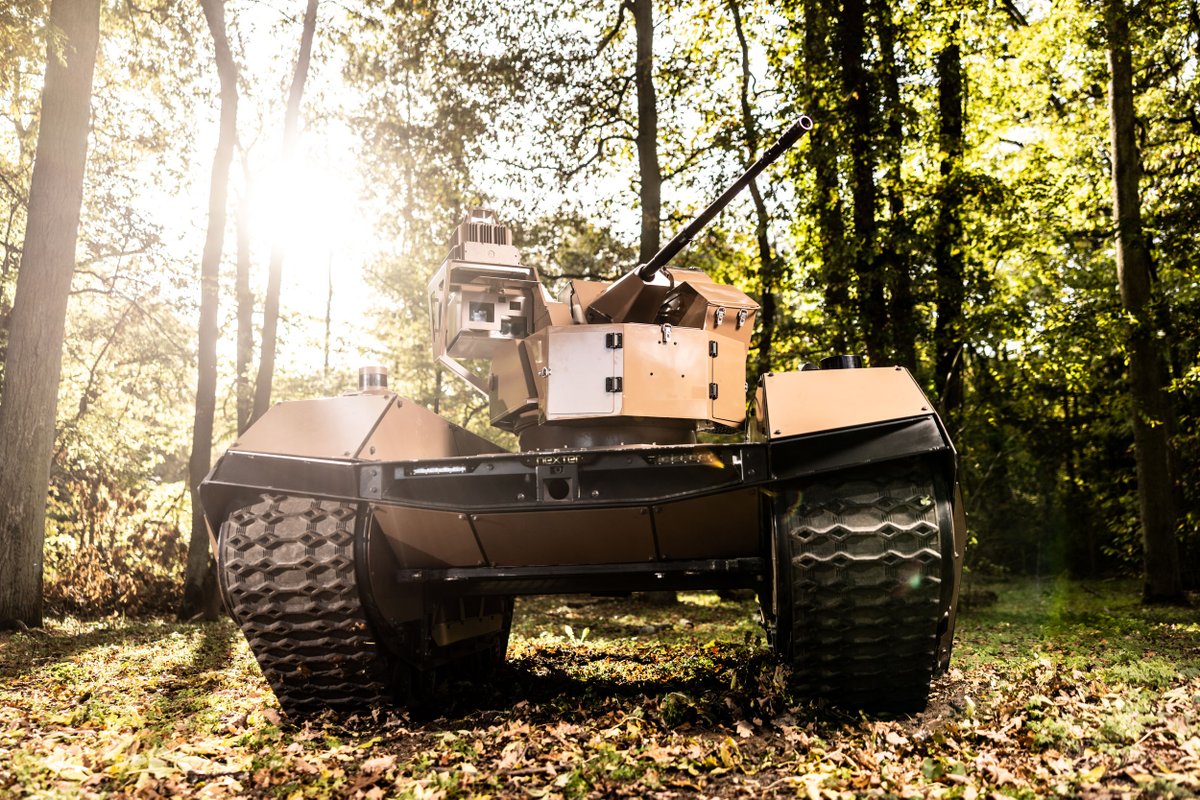 Le robot #OPTIO-X20 est armé du tourelleau #ARX20. Ce robot chenillé permet d’effectuer des missions de surveillance, de protection et de combat en zone urbaine. The #OPTIO-X20 robot is armed with the ARX20 turret. This tracked robot can perform surveillance, protection, and…