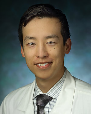 Kudos to @francisdeng, assistant professor, who recently received Editors’ Recognition Awards “with Special Distinction” for reviewing from @RadioGraphics and @radiology_rsna journals.