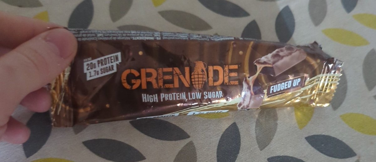 Wait I've found a protein bar that doesn't taste like cardboard drizzled in sand?! Times have changed haha 🤣🤣 #actor #fitness