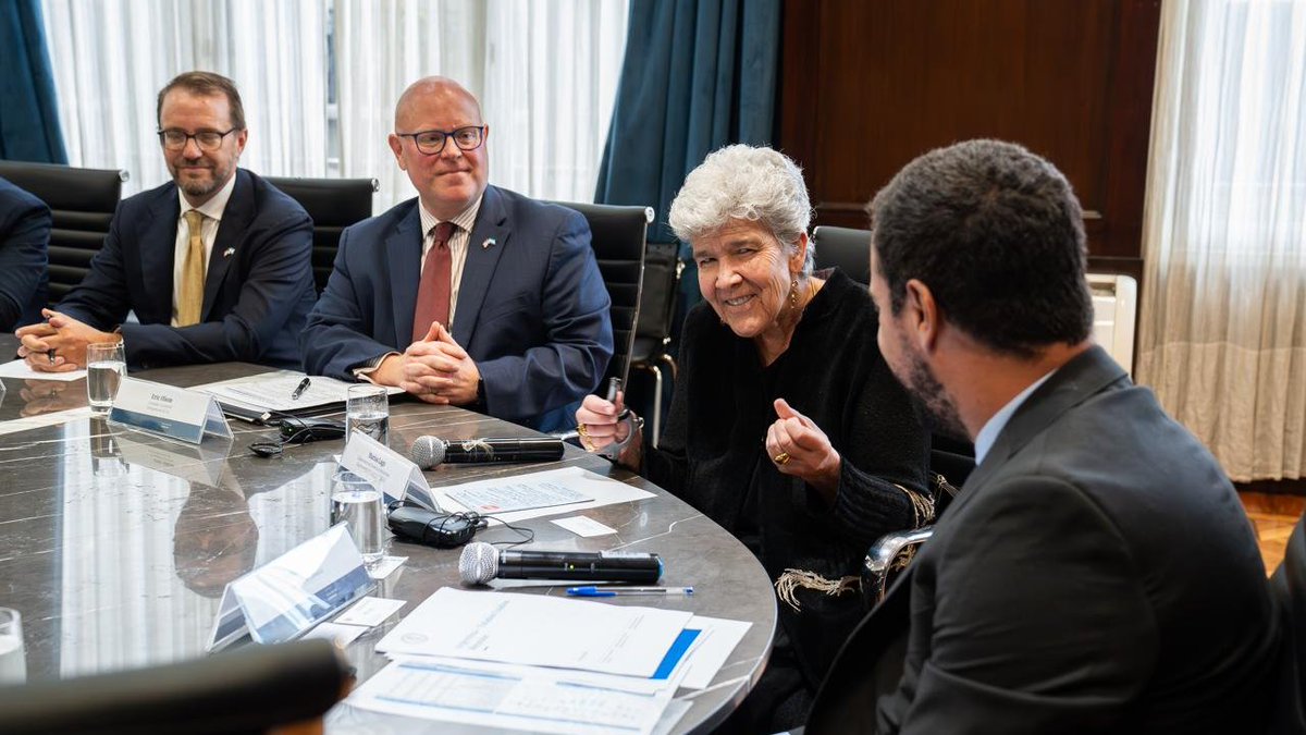 La subsecretaria de Comercio Internacional Marisa Lago se reunió con el secretario de Comercio Pablo Lavigne para conversar sobre oportunidades de profundizar la relación bilateral y la promoción del comercio entre nuestros países.