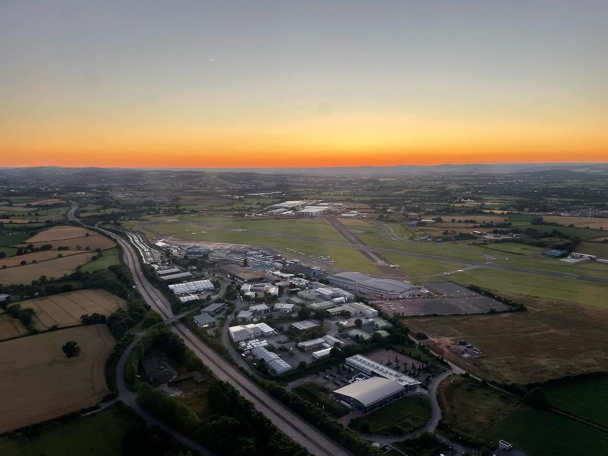 Fancy one of the best #viewsfromtheoffice going? A reminder that applications for the role of Tactical Flight Officer (TFO), close 14th April 2024. In the Southwest Region, we currently have Police Officer vacancies at #npasexeter & #npasalmondsbury npas.police.uk/jobs/tactical-…