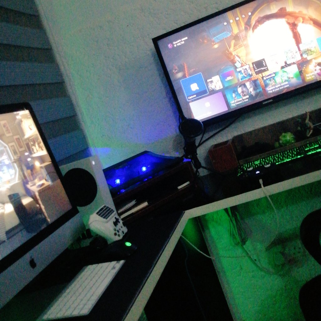 quackF4's tweet photo. Some of Yall thought, I would?

Cmon guys, You think very little of me.
#XboxForever ✨❤️ https://t.co/hjrBIZ2Yuu