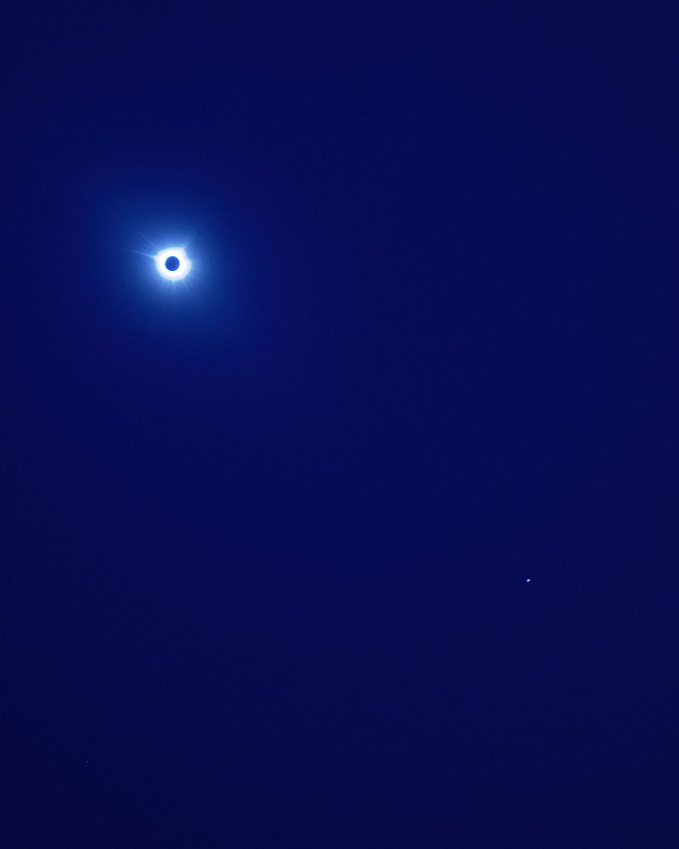 Total Solar Eclipse and Venus in the skies over Jackson, Missouri. Shot by @erikkuna for Supercluster #SolarEclipse2024