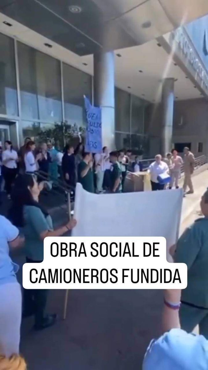 LA OBRA SOCIAL DE CAMIONEROS ESTA FUNDIDA...GASTABAN
MAS DE LO QUE ENTRABA...y lo cubria ALBERTO FERNANDEZ...
' YA NO HAY MAS PLATA'