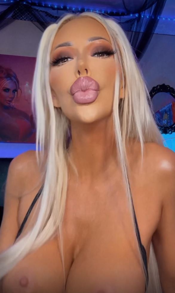 Kisses to all Vip Page Onlyfans.com/Courtneytaylor… Suscribet now very hot @RealCourtTaylor