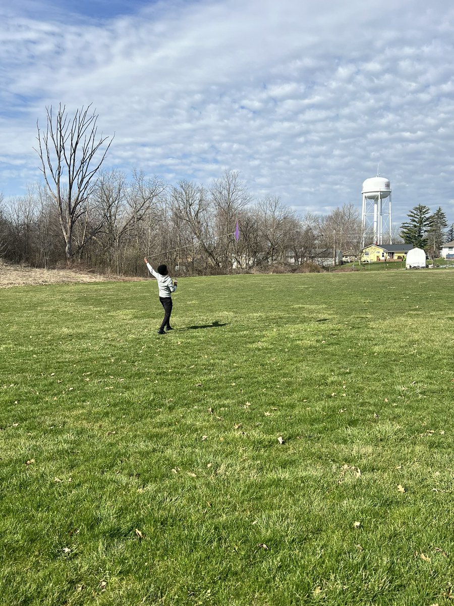 Mrs. Broughton’s Geometry classes used their math skills to design kites, built them, and then today was the day to test them out. The wind was less than cooperative, but fun was had by all. Thanks to Mr. Elder for the STEM assist! #schsbelieves <a href="/swartz_creek/">Swartz Creek Schools</a> <a href="/SwartzCreekHS/">Swartz Creek HS</a>