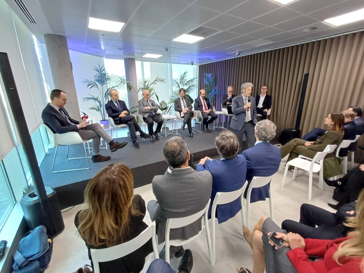 🥼🩺Hoy hemos asistido a las instalaciones de @Vocento Madrid al encuentro “Región de talentos: Medicina a la Vanguardia”, donde hemos podido escuchar a eminentes médicos murcianos contar su experiencia sanitaria fuera de la Región.