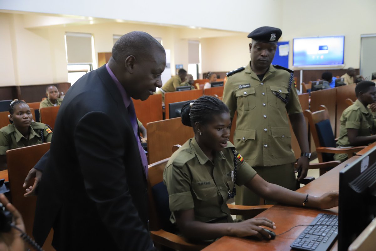 Led by Dr Frederick Kitoogo-@PrincipalUICT, the delegation engaged in fruitful discussions with @PoliceUg, highlighting opportunities for partnership in areas such as multimedia forensics and AI integration, core in UICT arsenal on the #UGDigitalRoadMap @MoICT_Ug @UCC_Official